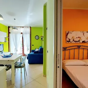Colors Pool Apartment Bardolino